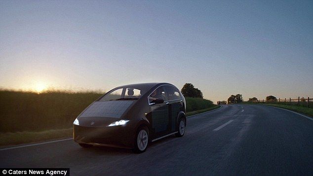 Coche que se alimenta de luz solar puede recorrer 185 km en una carga