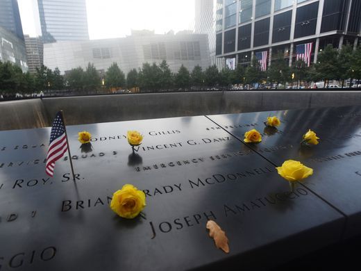 Estados Unidos conmemora el 11 de septiembre con un minuto de silencio - 9-11-5