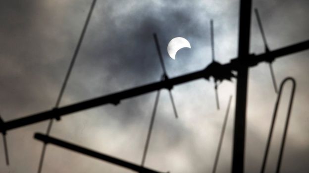 Galería: eclipse anular que cruzó el cielo de África - 90999150_370a4898-8395-43f6-8c31-6f0bf55e06b8