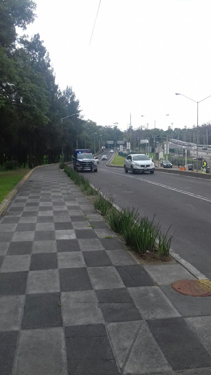 Policías resguardan lugar del doble asalto en Periférico - Asalto-Periférico-3