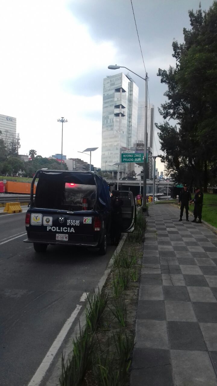 Policías resguardan lugar del doble asalto en Periférico - Asalto-Periférico-5