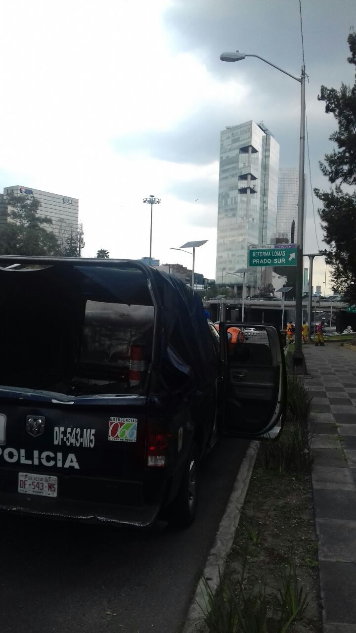 Policías resguardan lugar del doble asalto en Periférico - Asalto-Periférico