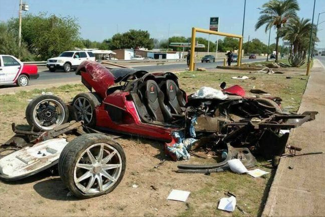 Galería: modelo único de coche destrozado en México