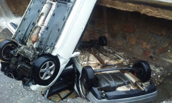 Lluvias provocan socavones en Acapulco - Captura-de-pantalla-2016-09-04-a-las-12.31.34-p.m.