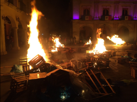 Policía Estatal desaloja del Zócalo de Oaxaca a la CNTE