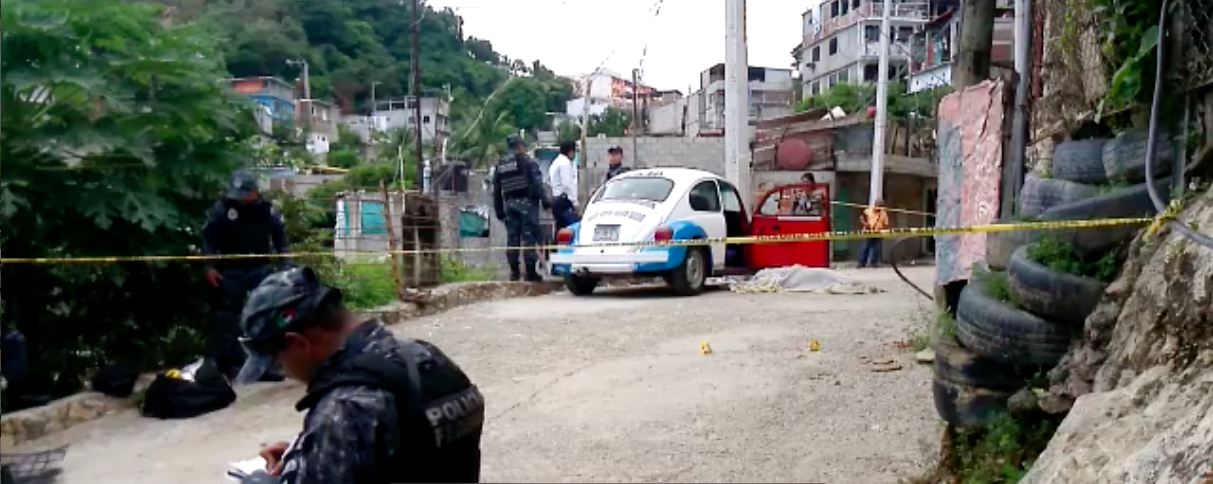 Matan a balazos a taxista y a su pasajera en Acapulco