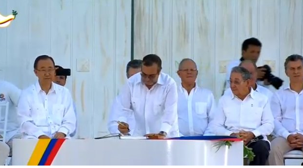 El gobierno de Colombia y las FARC firman la paz