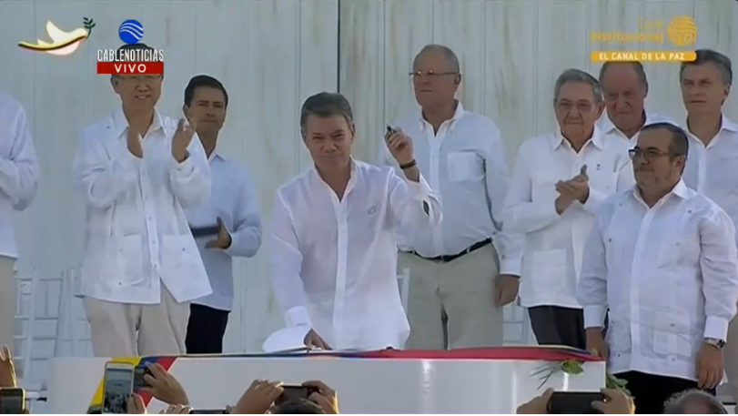 El gobierno de Colombia y las FARC firman la paz - Captura-de-pantalla-2016-09-26-a-las-17.36.57
