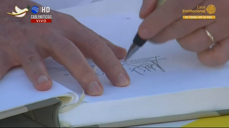 El gobierno de Colombia y las FARC firman la paz - Captura-de-pantalla-2016-09-26-a-las-17.42.31