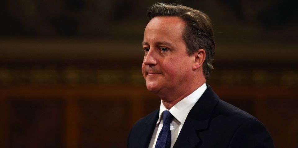 Renuncia David Cameron a su cargo en el Parlamento británico