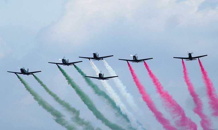 Cerrará el AICM cuatro horas el próximo 16 de septiembre - Desfile-Militar-Aereo-02
