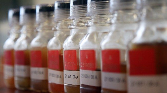 FIFA sanciona a seis futbolistas por dopaje