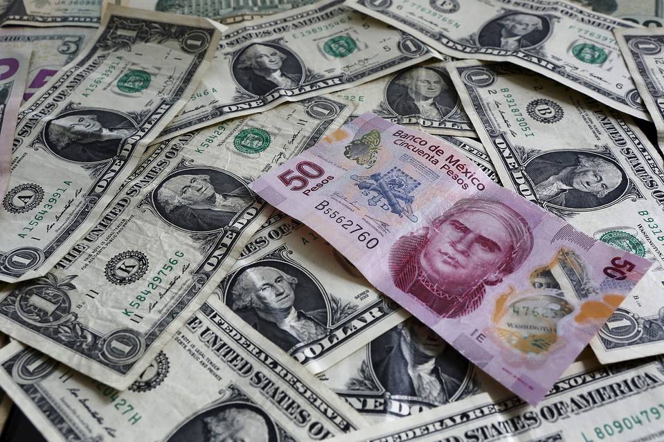 Dólar cierra jornada hasta en 18.76 a la venta Dólar cierra jornada hasta en 18.76 a la venta