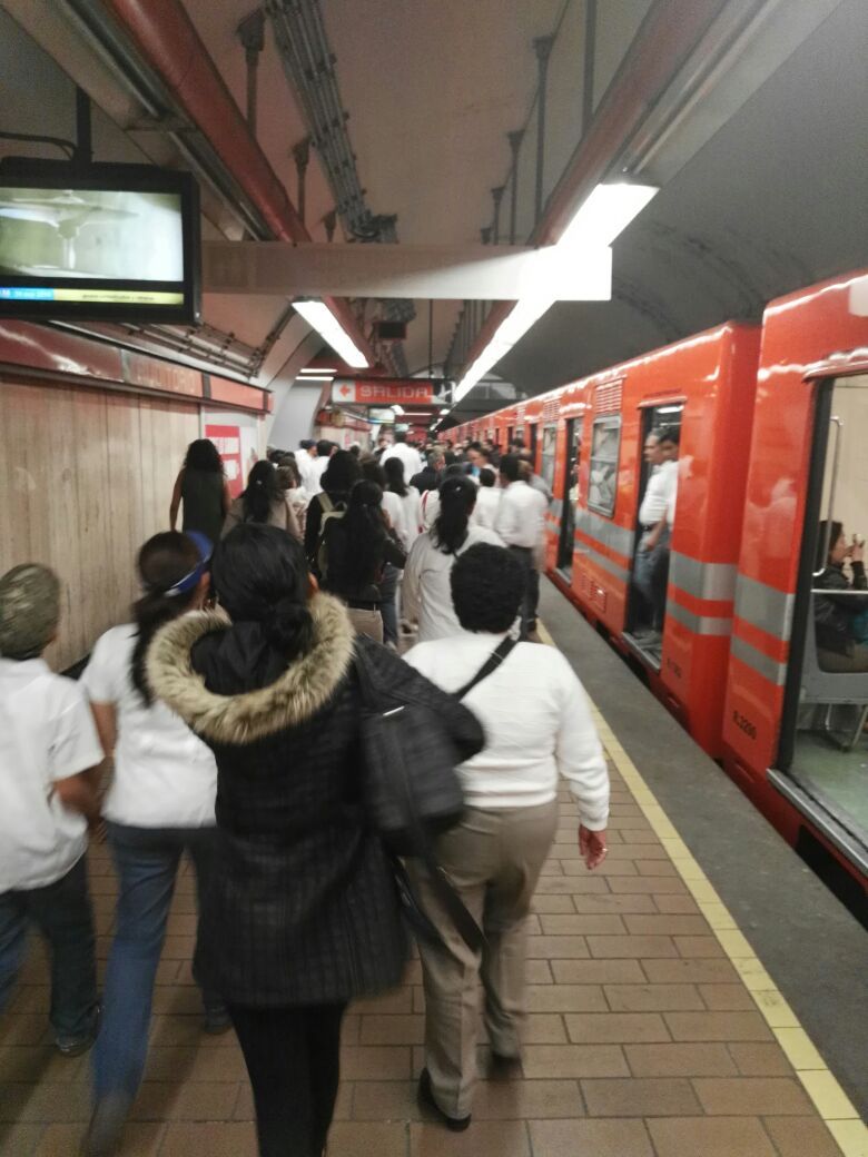 Frente Nacional por la Familia se manifiesta en el Ángel de la Independencia - Frente-Nacional-por-la-Familia-6