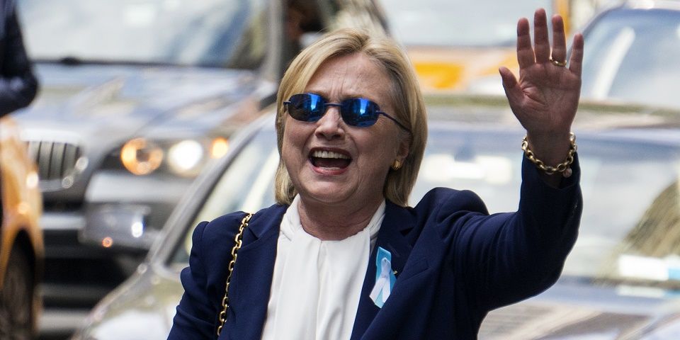 Hillary Clinton cancela viaje a California a causa de la neumonía que padece