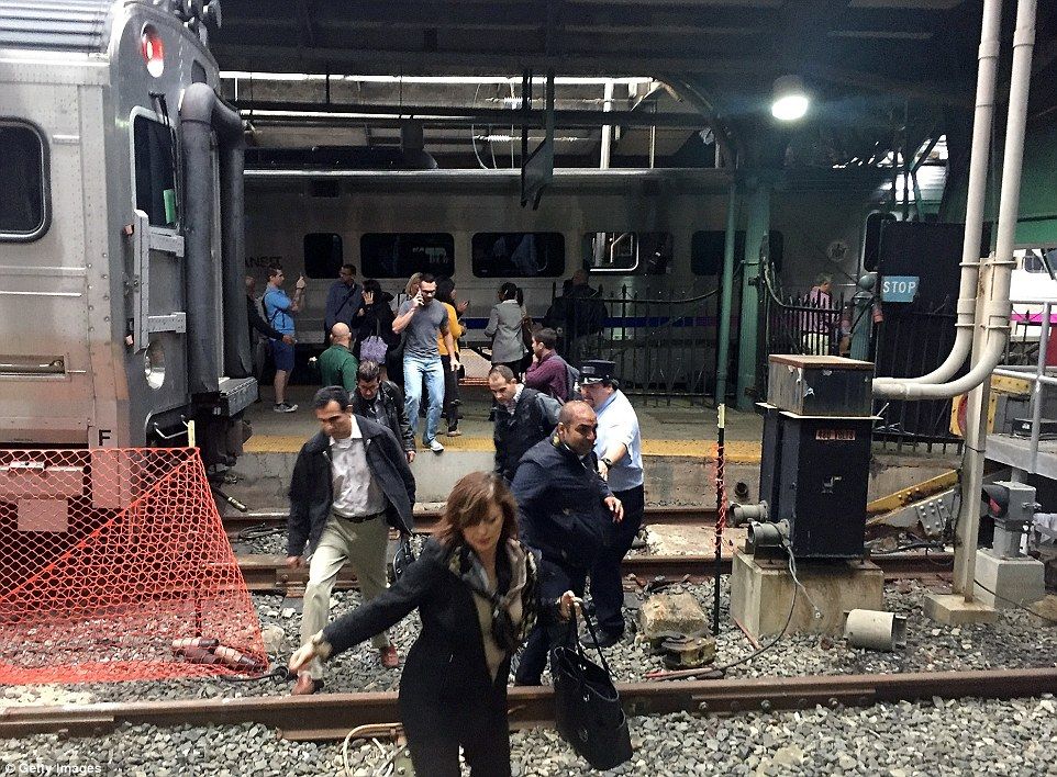 Galería: el accidente de tren en Nueva Jersey - Hoboken-2-1