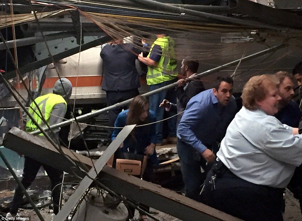 Galería: el accidente de tren en Nueva Jersey