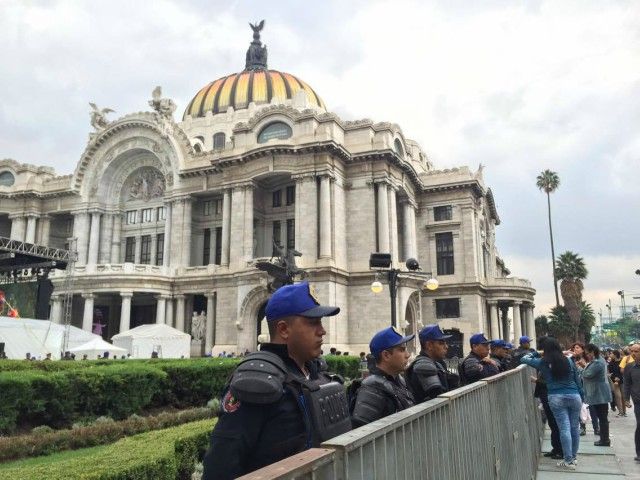 Restos de Juan Gabriel llegan a la Ciudad de México