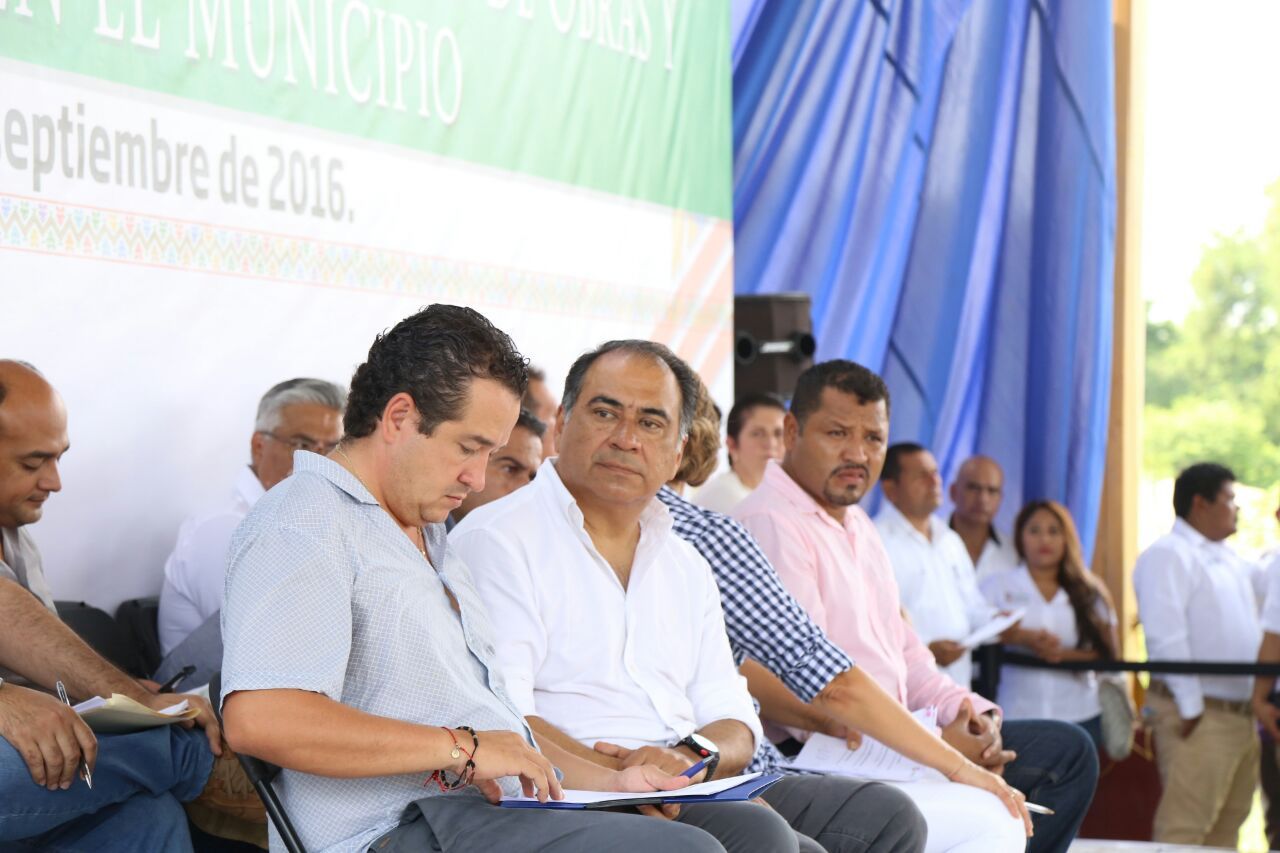 Guerrero entrega apoyos a municipios de la Costa Chica - IMG-20160902-WA0116