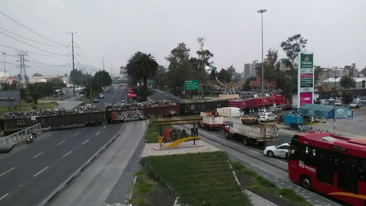 Tren embiste a tráiler en Insurgentes Norte - Insurgentes-y-Clave-Tren-AlanTenorio-2
