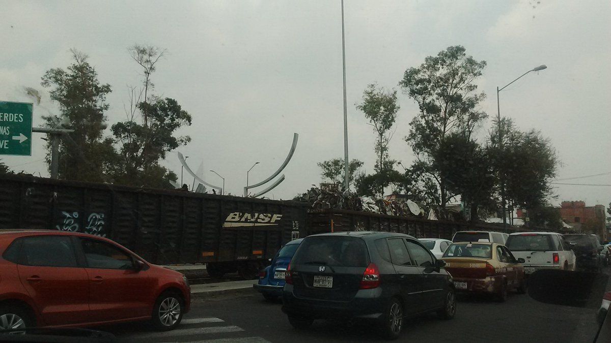Tren embiste a tráiler en Insurgentes Norte - Insurgentes-y-Clave-Tren-marianahidalgo6-3