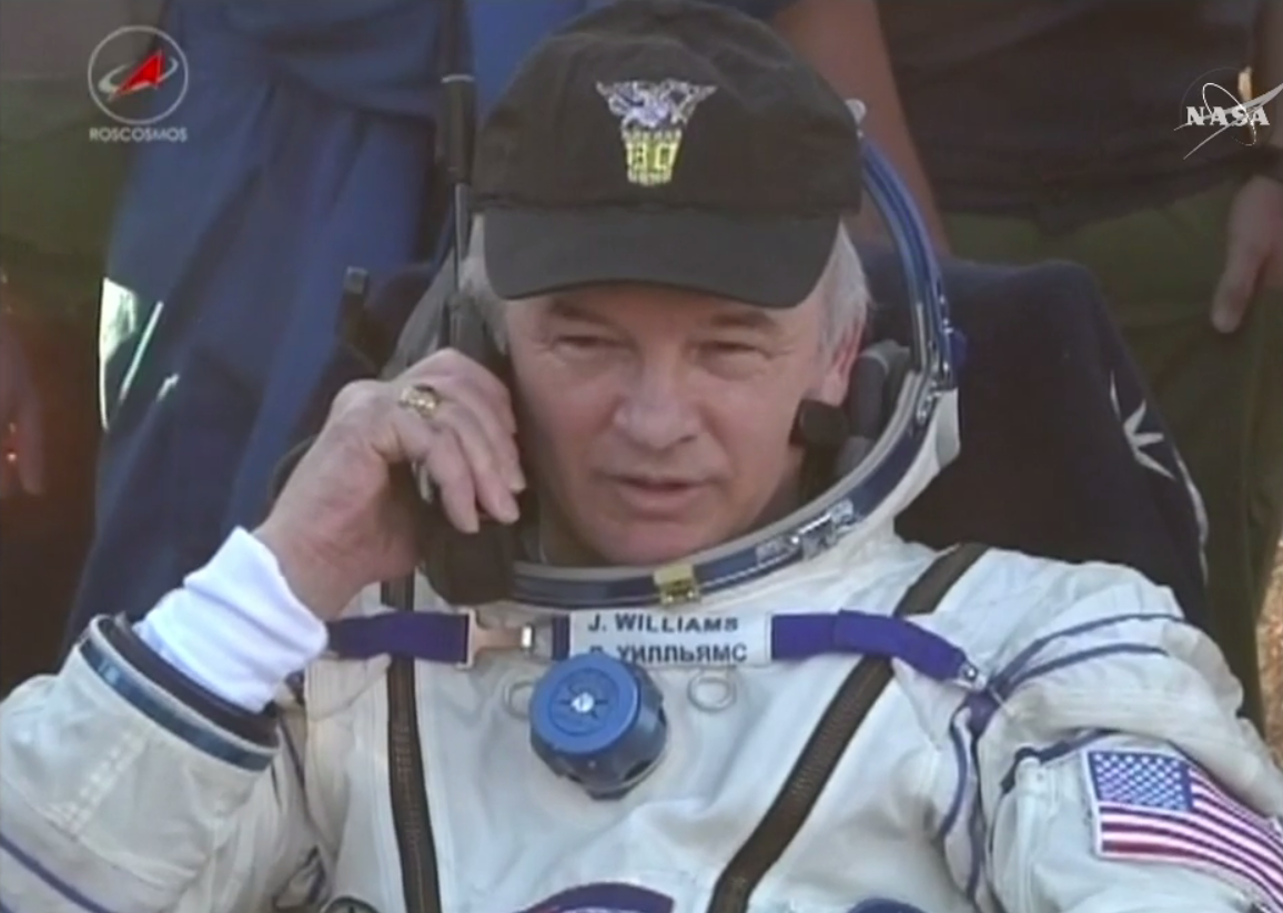 Regresa a la Tierra el astronauta que pasó más tiempo en el espacio