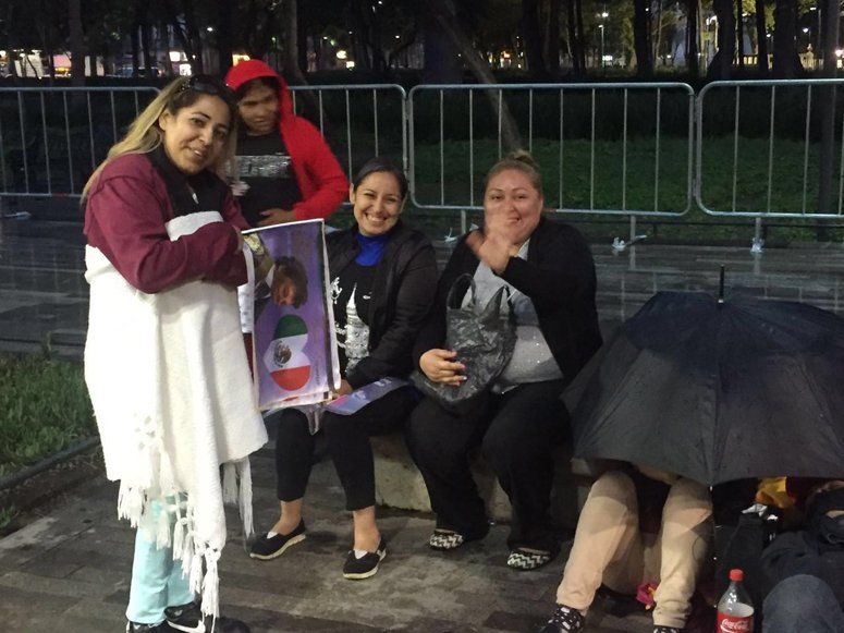 Fans ya esperan a Juan Gabriel en Bellas Artes - Juan-Gabriel-Bellas-Artes-Siete24Noticias-3