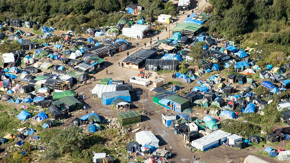 Gran Bretaña construirá un muro para detener la inmigración - Jungle-Calais-Camp