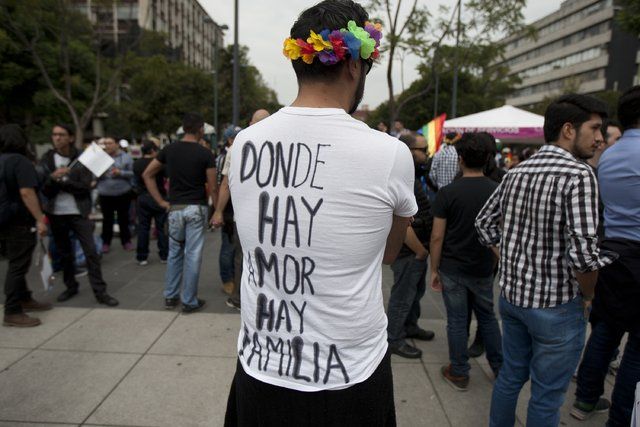 Frente Orgullo Nacional realiza manifestación en el Ángel de la Independencia - Marcha-por-la-Diversidad-6