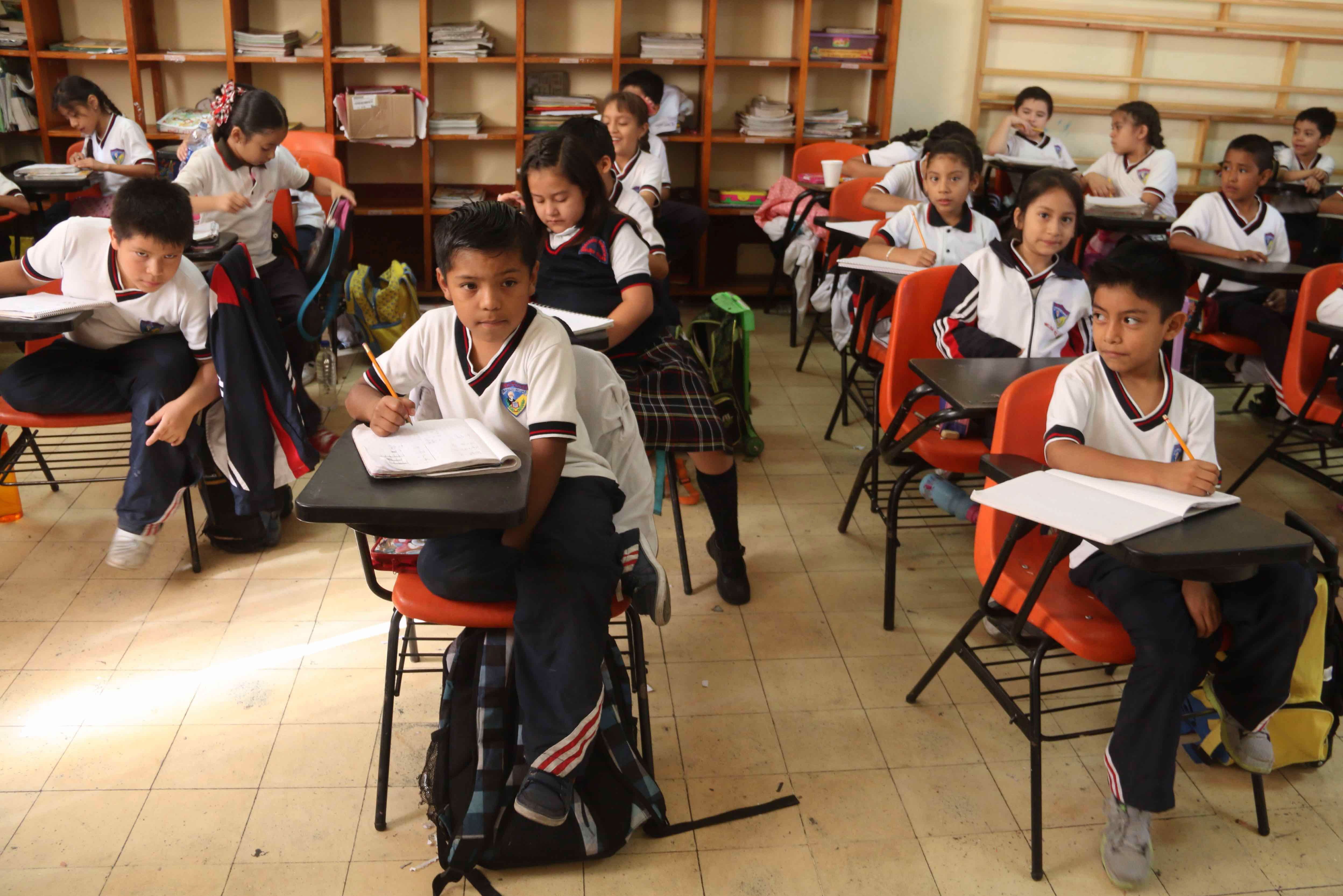 Regresan a clases 64 mil 402 escuelas tras sismos