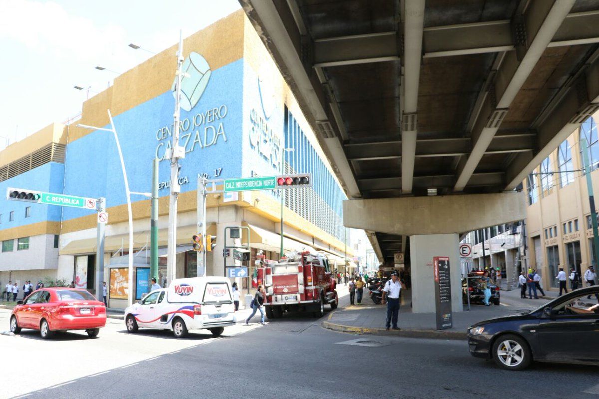 Evacuan centro joyero de Guadalajara por amenaza de bomba