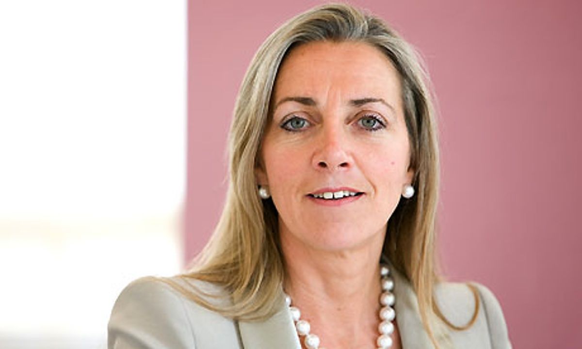 Renuncia presidenta de la BBC - Rona-Fairhead-008