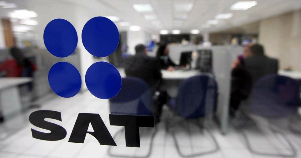 SAT permite deducir el IVA de la gasolina