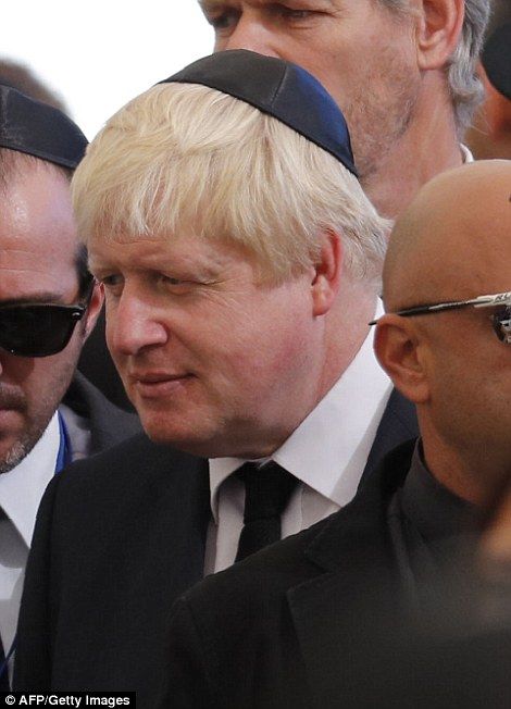 Líderes mundiales acuden al funeral de Shimon Peres - Shimon-Peres-Boris-Johnson