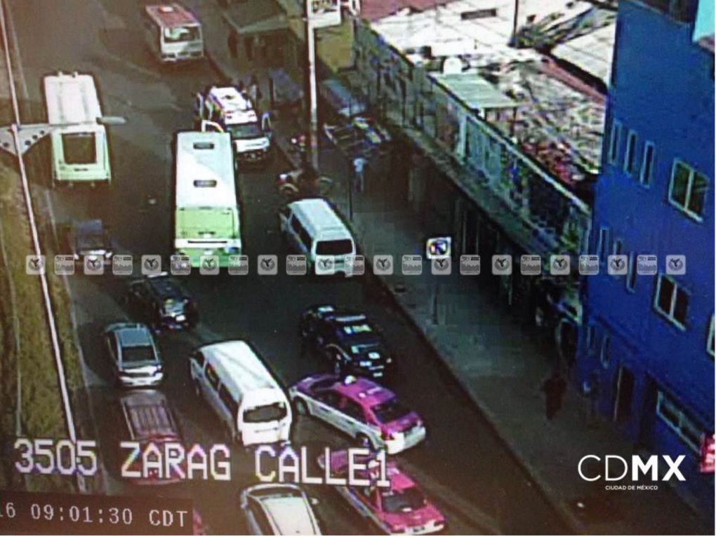 Choque de transporte público en Calzada Zaragoza deja ocho lesionados