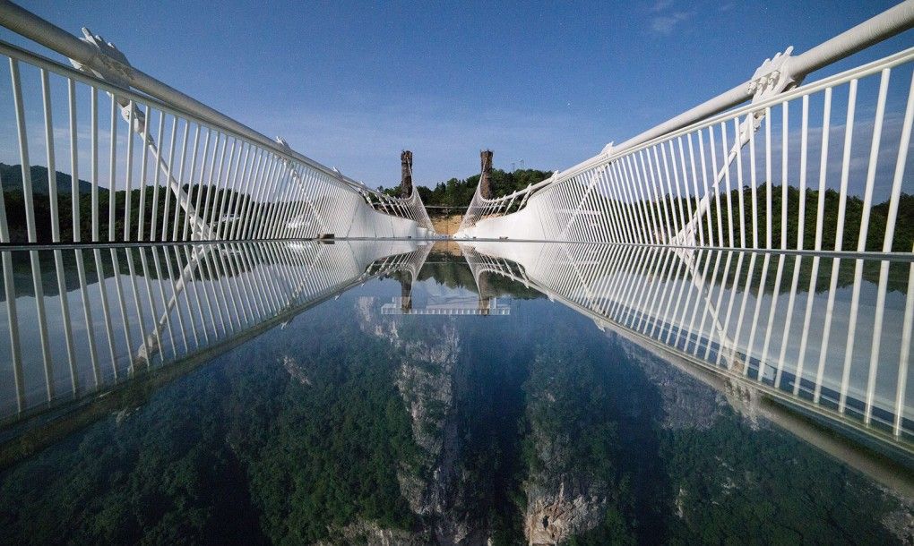 China cierra el puente de cristal de 300 metros de altura - Zhangjiajie-Grand-Canyon-Glass-Bridge-Photography-1020x610