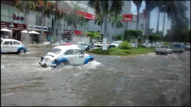 Acapulco cerrado a la navegación por mar de fondo - acapulco-2-1