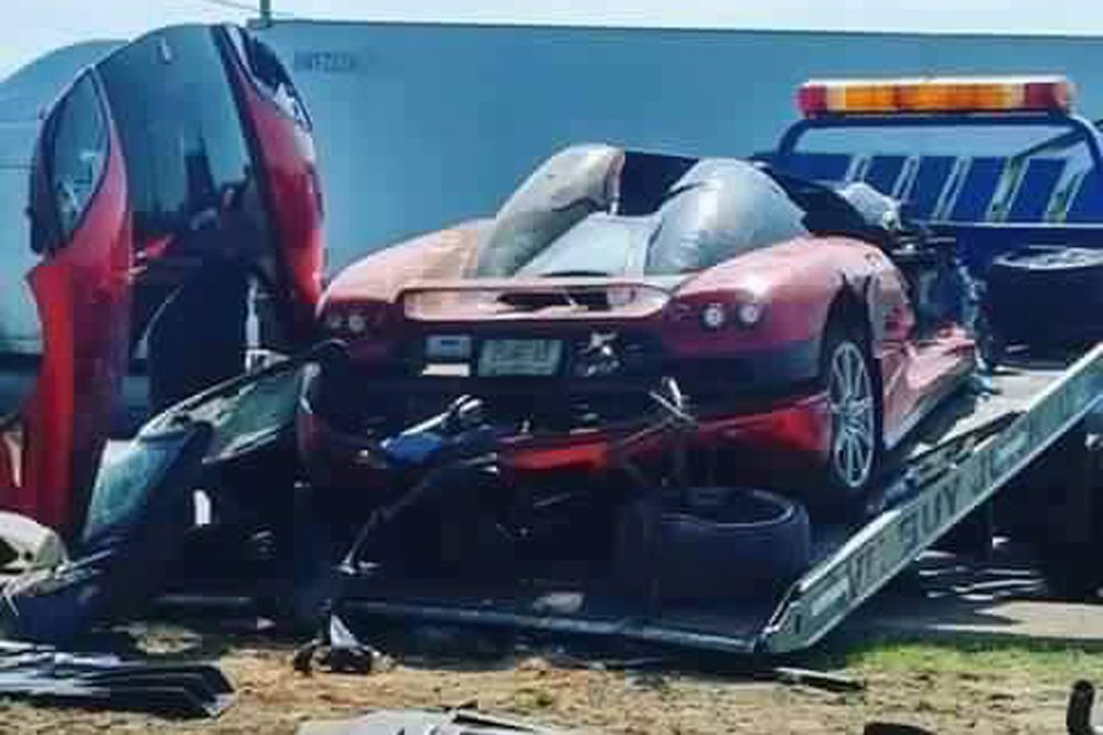 Galería: modelo único de coche destrozado en México - accidente-Koenigsegg-CCX-Custom-Vision-3