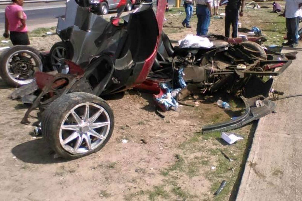 Galería: modelo único de coche destrozado en México - accidente-Koenigsegg-CCX-Custom-Vision-5