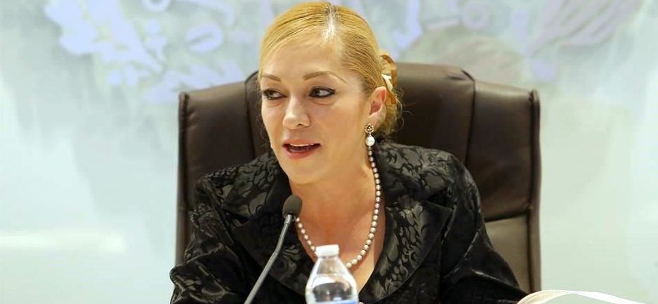 Alcaldesa revela que su ropa es pirata