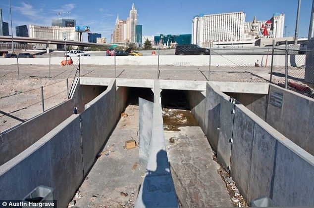 El lado oscuro y decadente de Las Vegas - article-1326187-0BE35304000005DC-86_634x421
