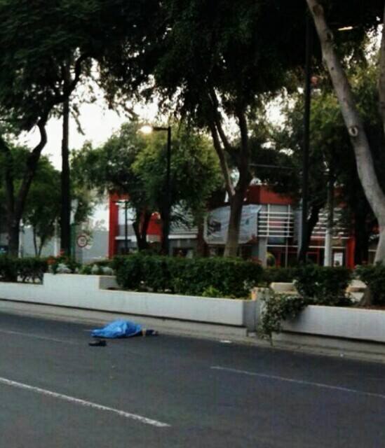Atropellan a hombre en Calzada de Guadalupe - atropellado-I