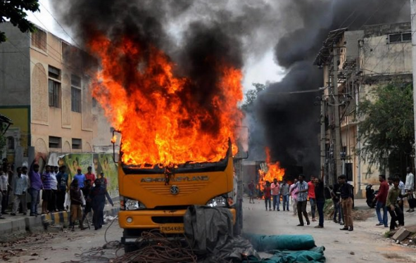 Detienen a 400 personas en Bangalore por conflictos con el agua