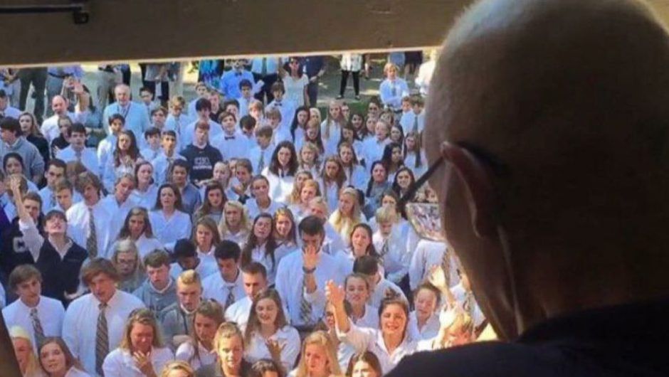 Muere profesor que recibió un concierto de parte de sus alumnos