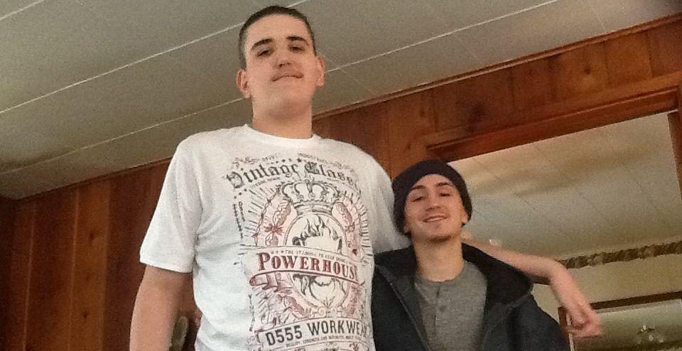 Video: el adolescente más alto del mundo no deja de crecer