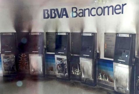 Queman 5 cajeros de Bancomer en Ecatepec