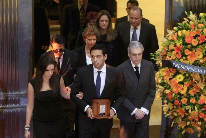 Juan Gabriel pidió ser cremado - cenizas-juanga-5