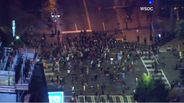 Declaran estado de emergencia en Carolina del Norte por disturbios - charlotte-3