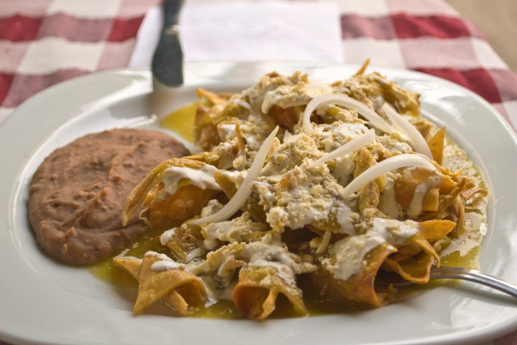 Los mejores platillos para la resaca - chilaquiles-1024x685