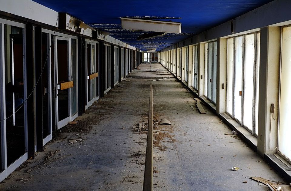 Galería: el aeropuerto en Chipre abandonado hace 40 años - chipre14